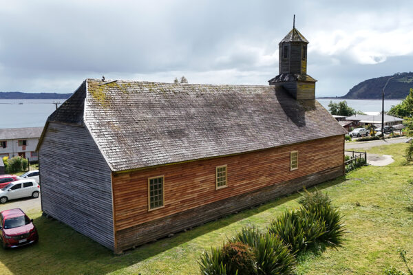 Restauración paramento sur Iglesia Santiago Apóstol de Detif