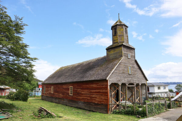 Restauración paramento sur Iglesia Santiago Apóstol de Detif