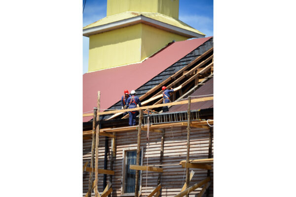 Reparación lado norte techumbre Iglesia Nuestra Señora del Rosario de Chonchi