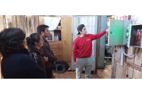 Normalización eléctrica Iglesias de Santa María de Loreto de Achao y Jesús Nazareno de Aldachildo