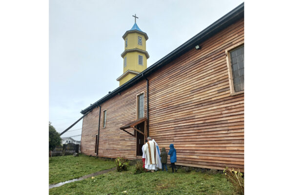 Obra de emergencia paramentos laterales y culata Iglesia Nuestra Señora del Rosario de Chonchi