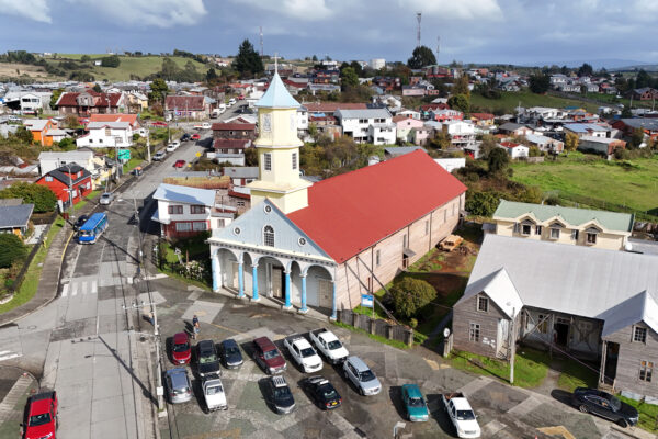 Reparación lado norte techumbre Iglesia Nuestra Señora del Rosario de Chonchi