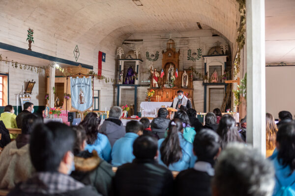 Restauración minga Iglesia Huyar bajo, Curaco de Vélez