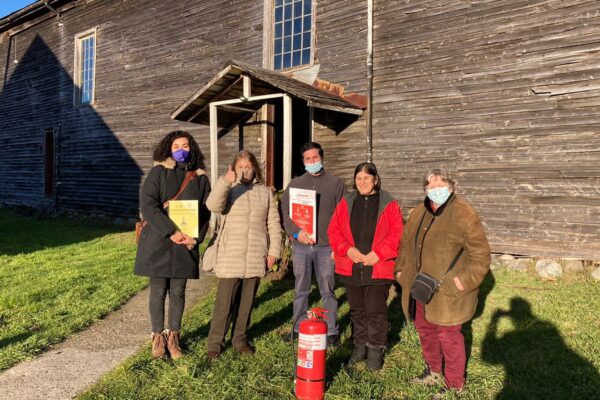 Plan comunitario para la prevención de riesgos de incendios en el Sitio Patrimonio Mundial Iglesias de Chiloé