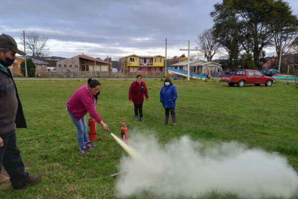 Plan comunitario para la prevención de riesgos de incendios en el Sitio Patrimonio Mundial Iglesias de Chiloé