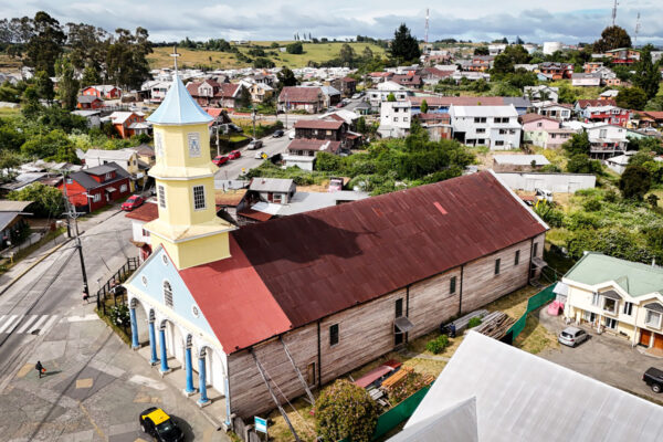 Obra de emergencia paramentos laterales y culata Iglesia Nuestra Señora del Rosario de Chonchi